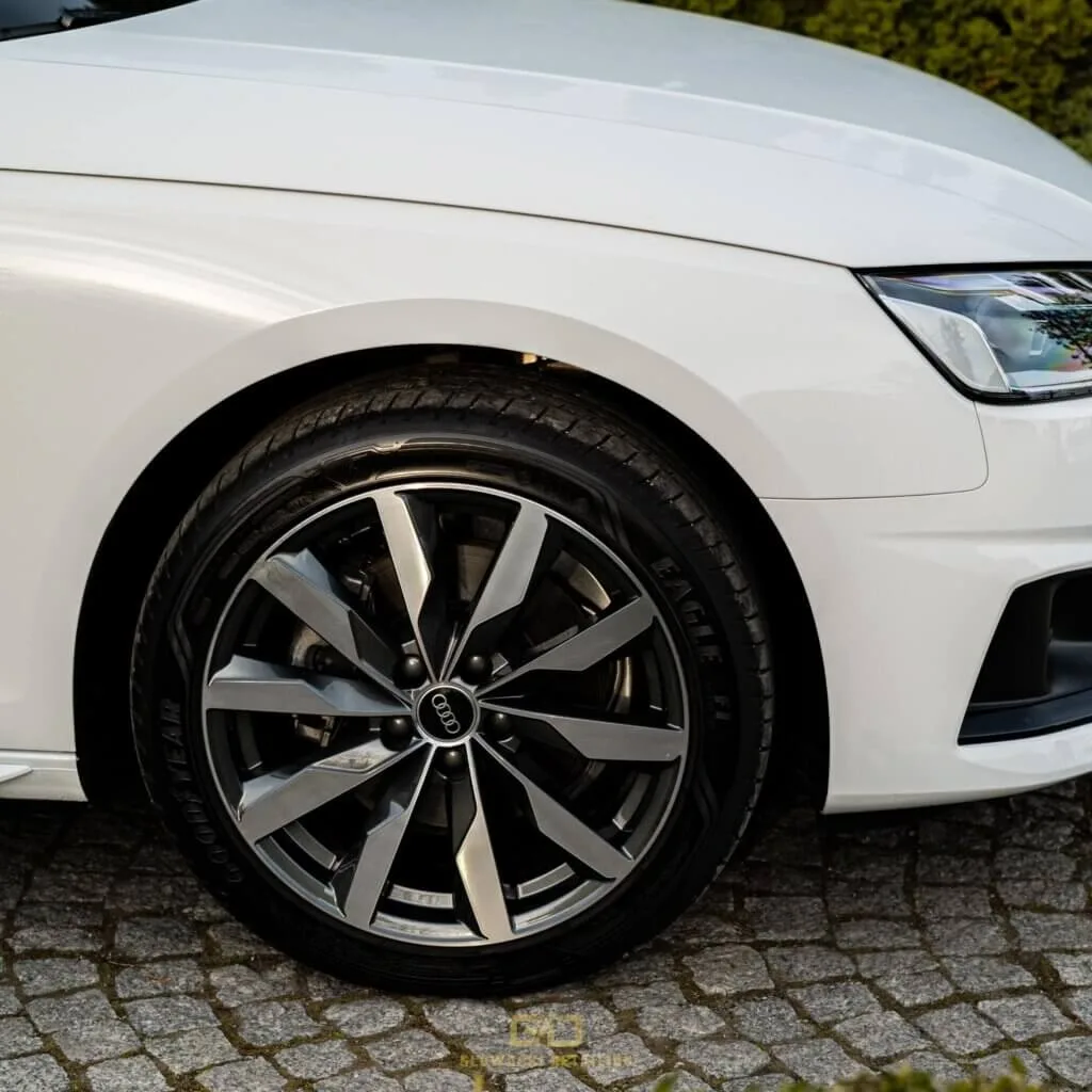 AUDI A4 BEZBARWNA FOLIA PPF + POWŁOKA CERAMICZNA - AUDI A4 FOLIA PPF CERAMIKA