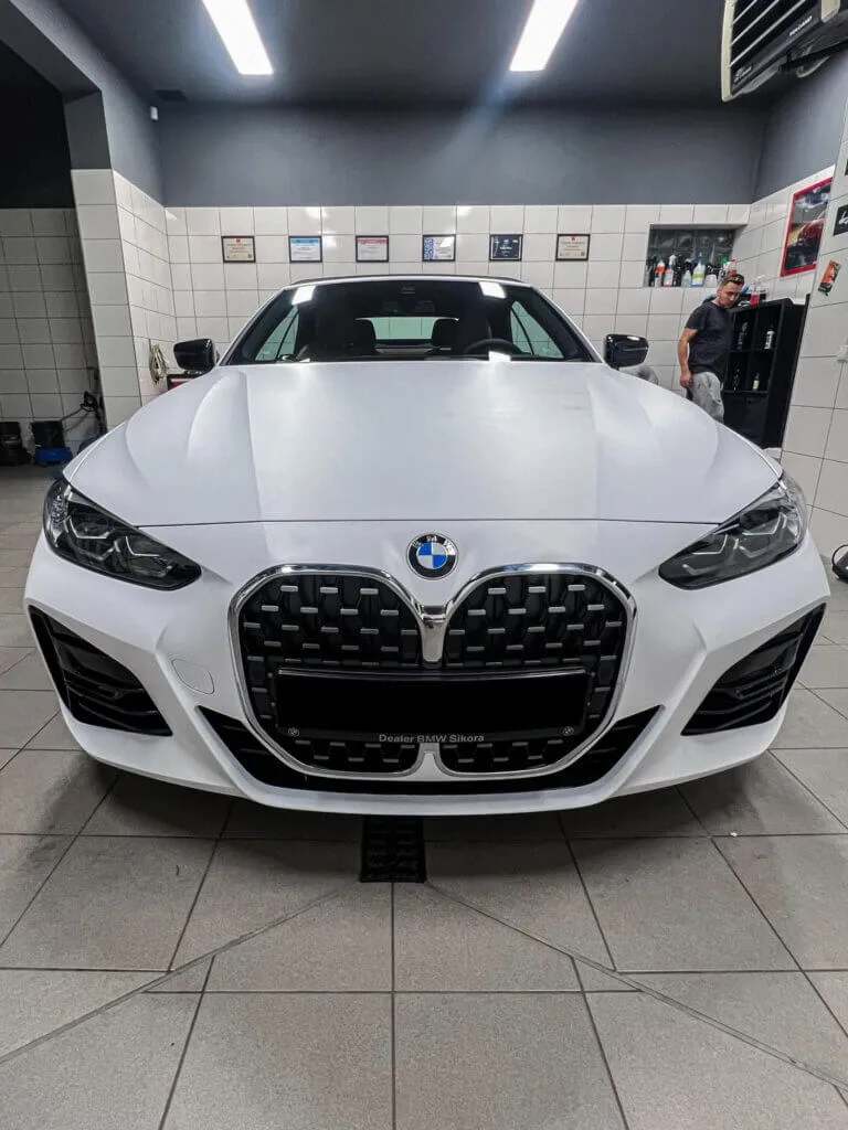ZMIANA KOLORU FOLIA  BMW NA BIAŁY MAT - ZMIANA KOLORU BMW NA BIALY MAT