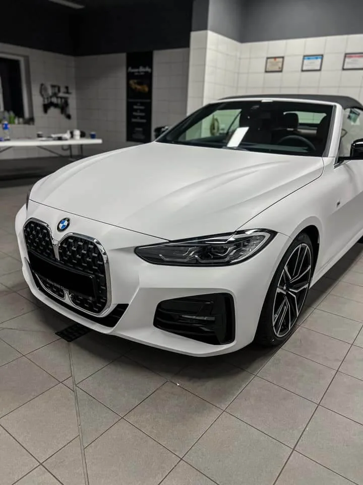 ZMIANA KOLORU FOLIA  BMW NA BIAŁY MAT - ZMIANA KOLORU BMW NA BIALY MAT5