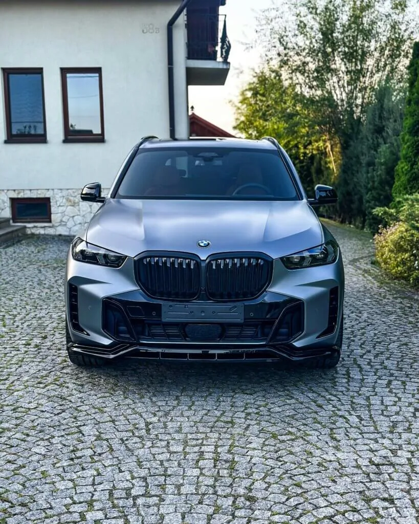 BMW X5 SKYSCARPER GREY ZABEZPIECZENIE LAKIERU FOLIA PPF - BEZBARWNA PPF FOLIA OCHRONNA PPF BMW X5 SKYSCARPER GREY FOLIA MATOW
