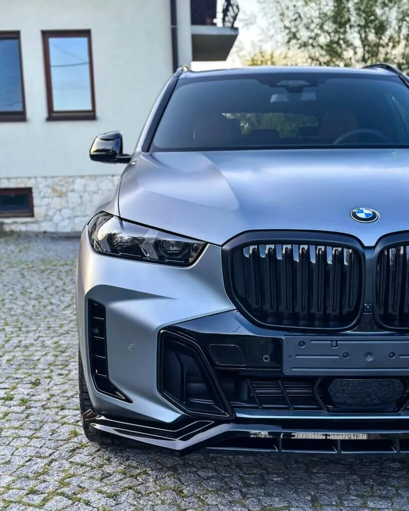 BMW X5 SKYSCARPER GREY ZABEZPIECZENIE LAKIERU FOLIA PPF - BEZBARWNA PPF FOLIA OCHRONNA PPF BMW X5 SKYSCARPER GREY FOLIA MATOW