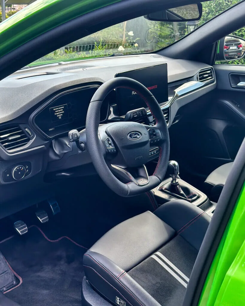 BEZBARWNA FOLIA PPF + POWŁOKA CERAMICZNA FORD FOCUS ST 2024 - 61CEF6EF 75C4 466D A1D5 371E5E470CFD