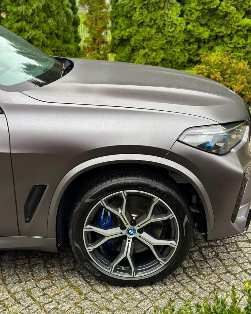 BMW X5 Zmiana koloru folią - BMW X5 Zmiana koloru folia
