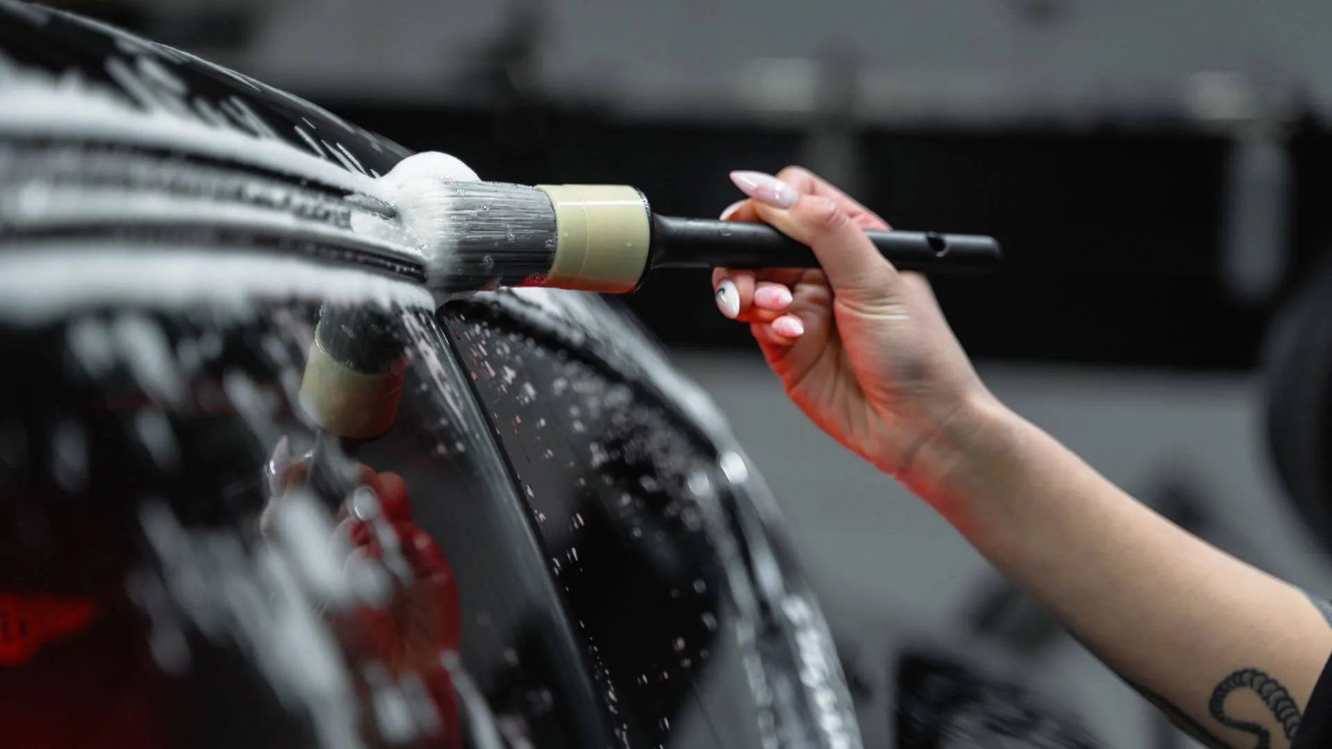 Co to jest korekta lakieru i kiedy warto ją wykonać