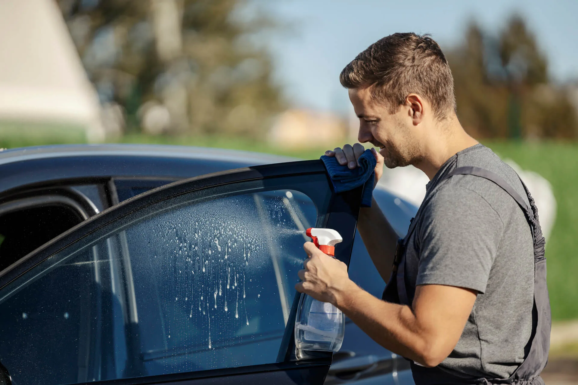 Jak zabezpieczyć samochód przed kwaśnymi deszczami