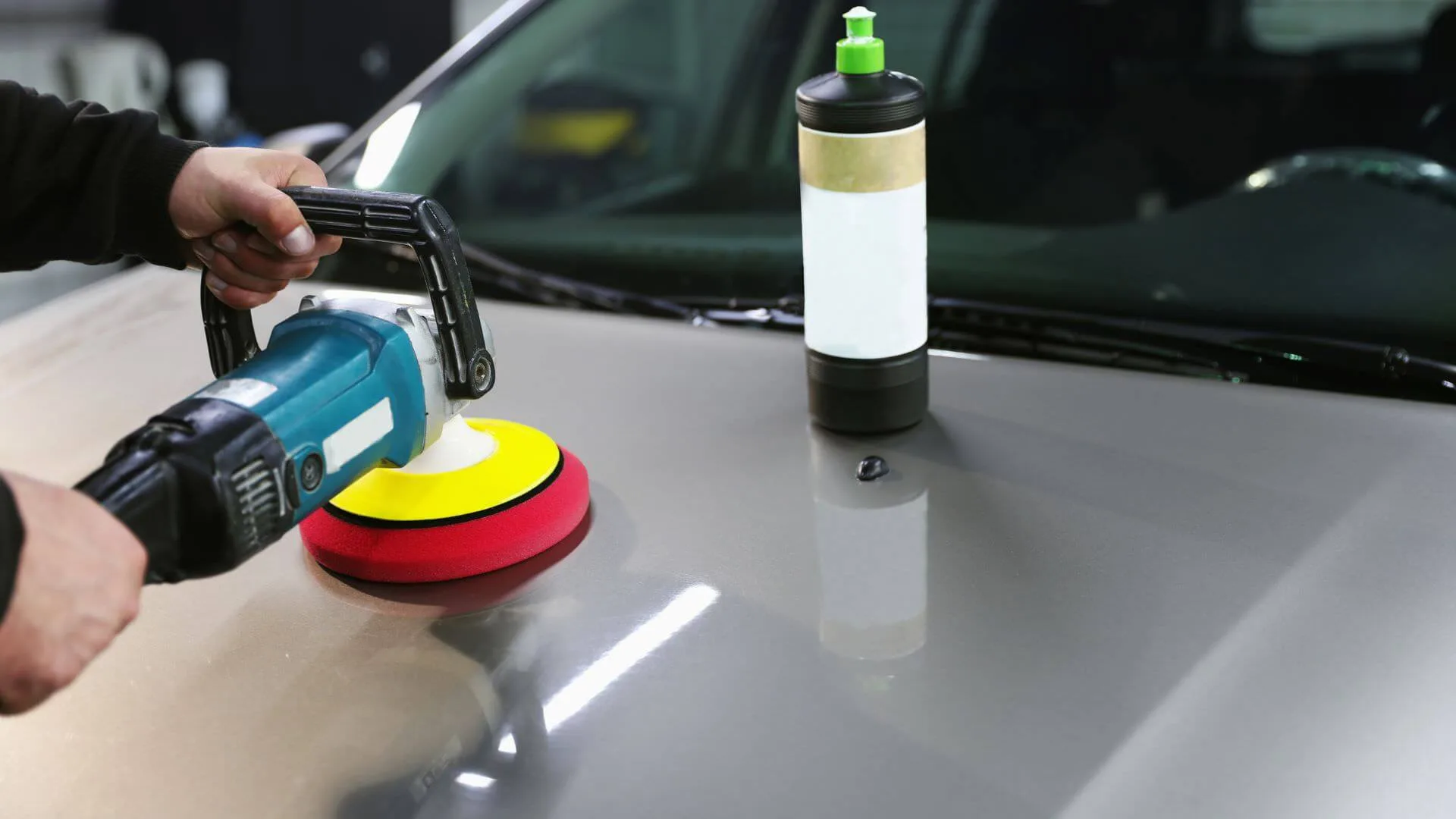 Czy Samodzielne Polerowanie Lakieru Samochodu to Dobry Pomysł