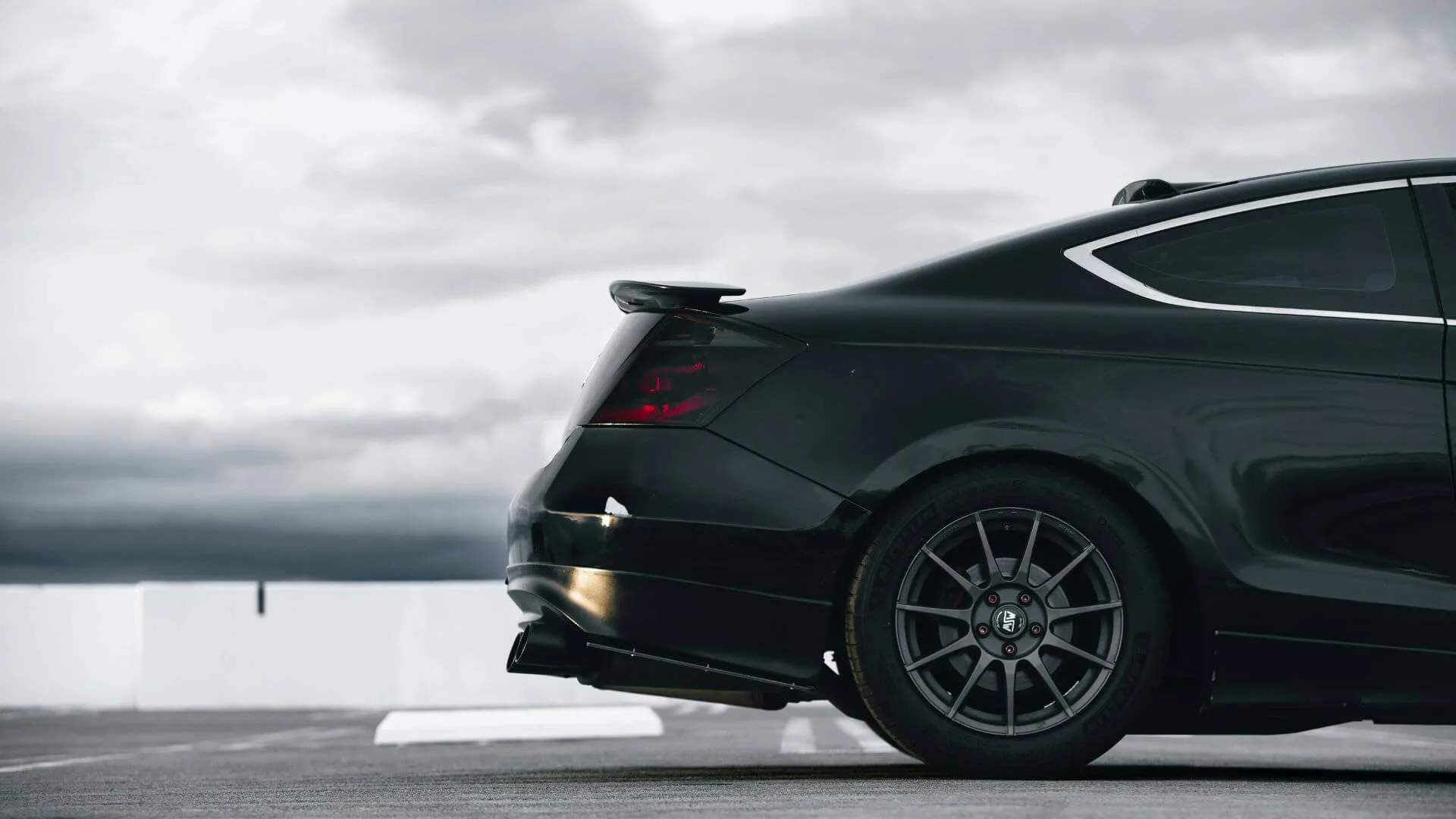 Jak dbać o czarny lakier samochodu