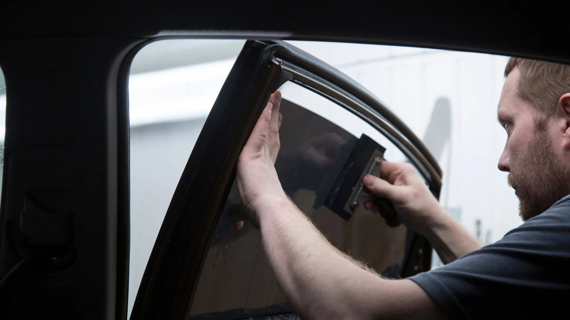 Przyciemnianie szyb samochodowych przepisy