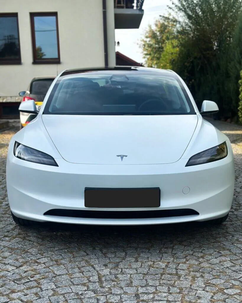 Tesla 3 Mrożenie lakieru