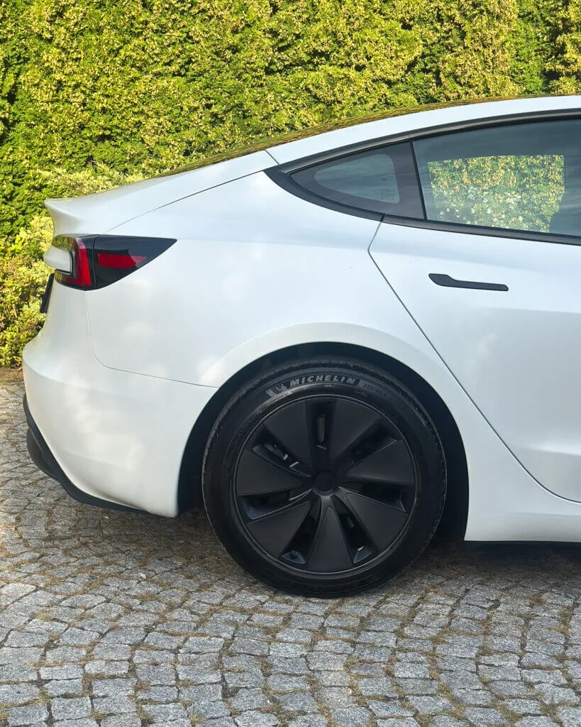Tesla 3 Mrożenie lakieru