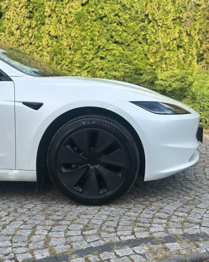 Tesla 3 Mrożenie lakieru