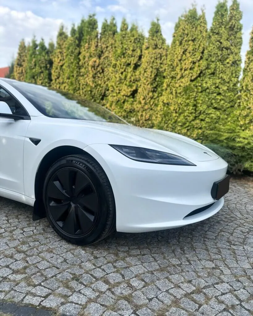 Tesla 3 Mrożenie lakieru