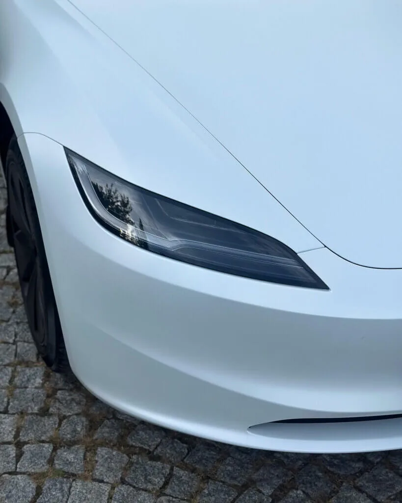 Tesla 3 Mrożenie lakieru