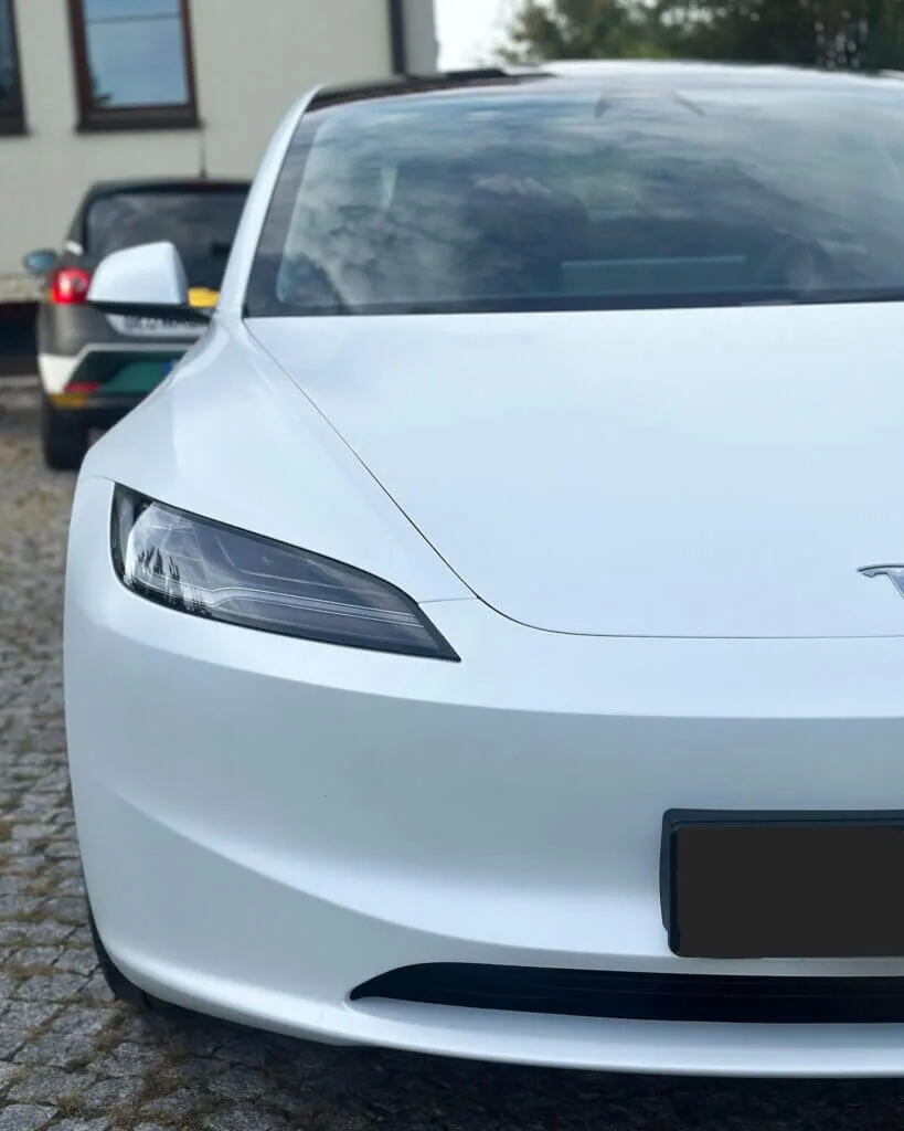Tesla 3 Mrożenie lakieru