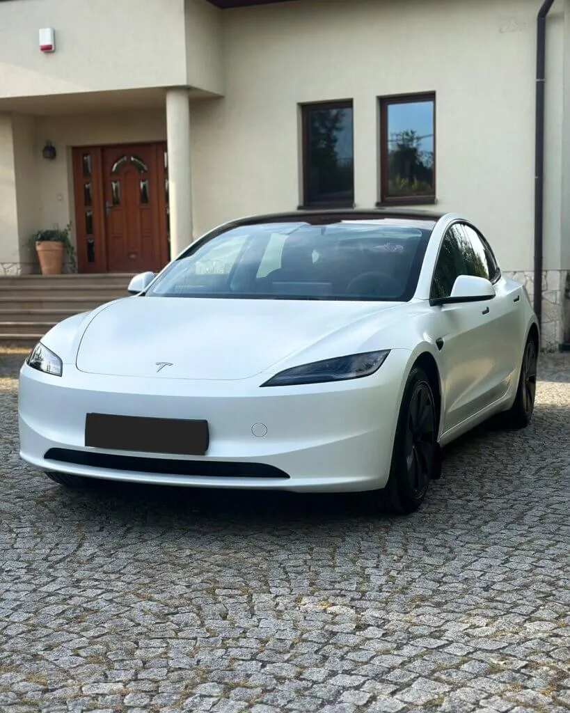 Tesla 3 Mrożenie lakieru