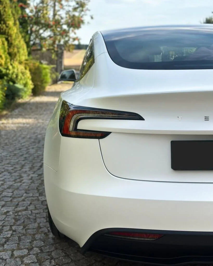 Tesla 3 Mrożenie lakieru