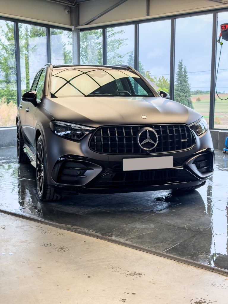 Mercedes-AMG GLC 63 S 2026 w matowej folii PPF – widok z przodu