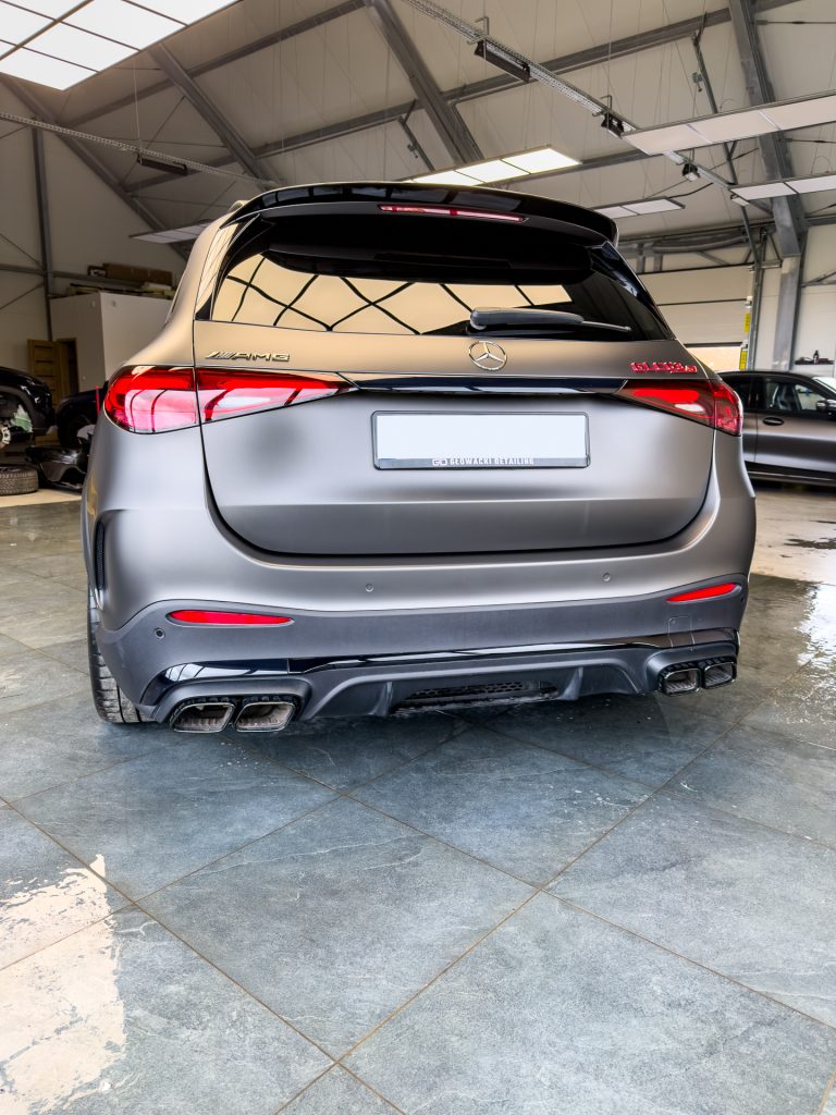 Mercedes-AMG GLC 63 S po dechromingu dyfuzora – tył