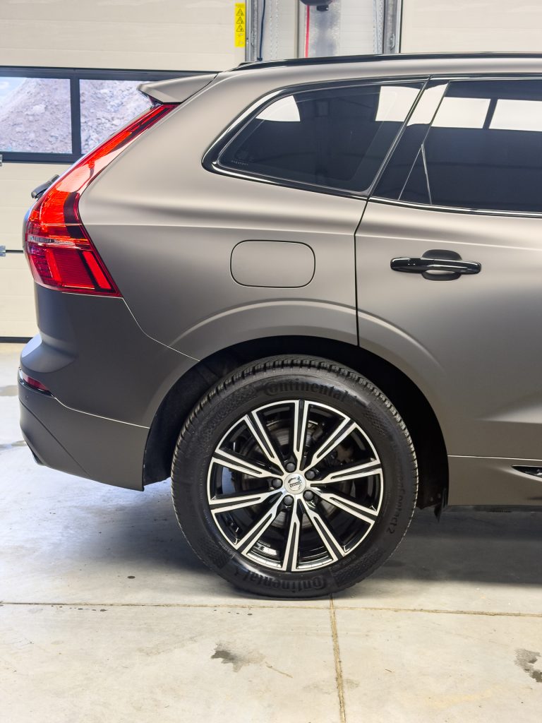 Volvo XC60 – tylne nadkole w matowej folii PPF – Głowacki Detailing