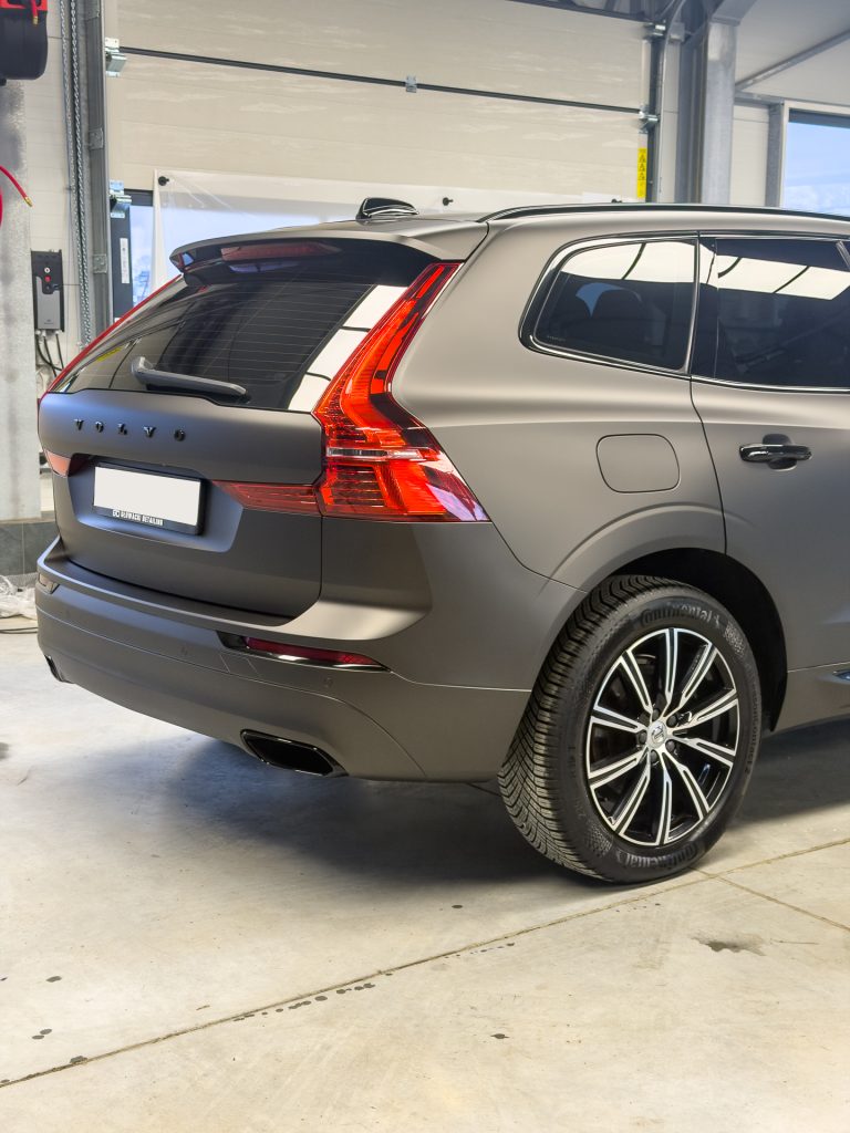 Volvo XC60 – tył po dechromingu i oklejeniu folią PPF – Głowacki Detailing