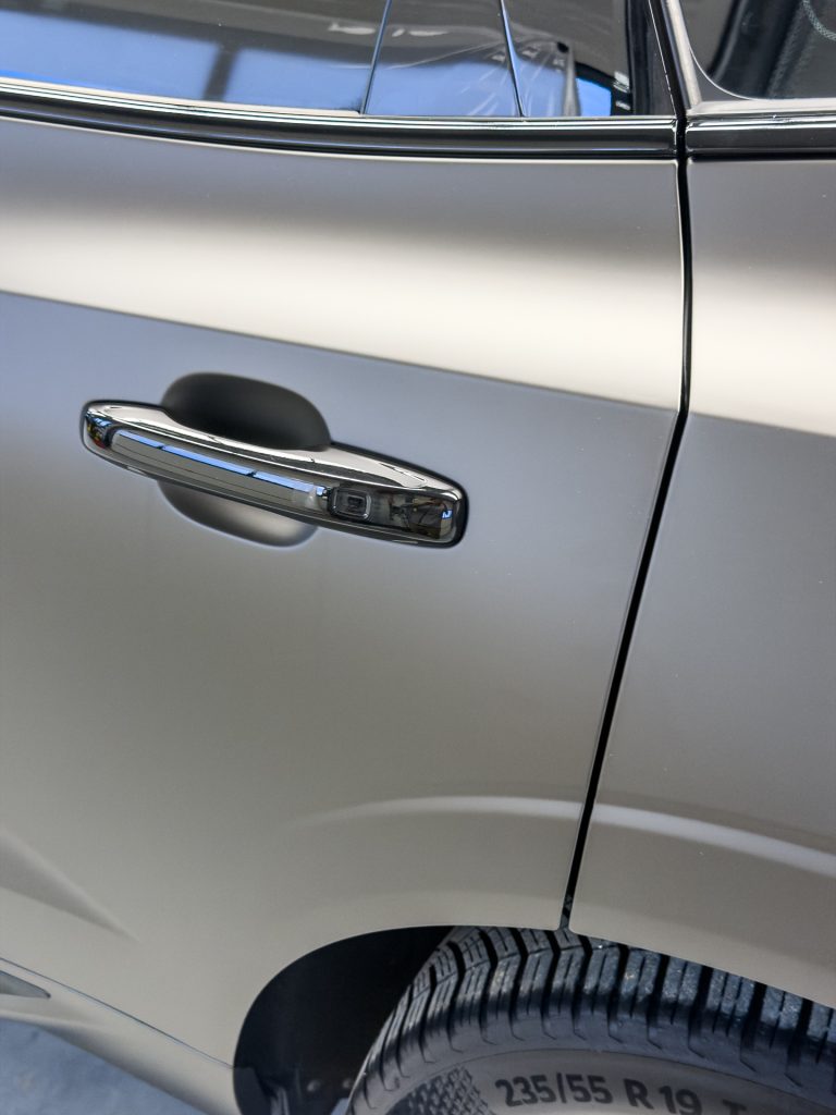 Volvo XC60 – detal klamki i krawędzi folii PPF – Głowacki Detailing