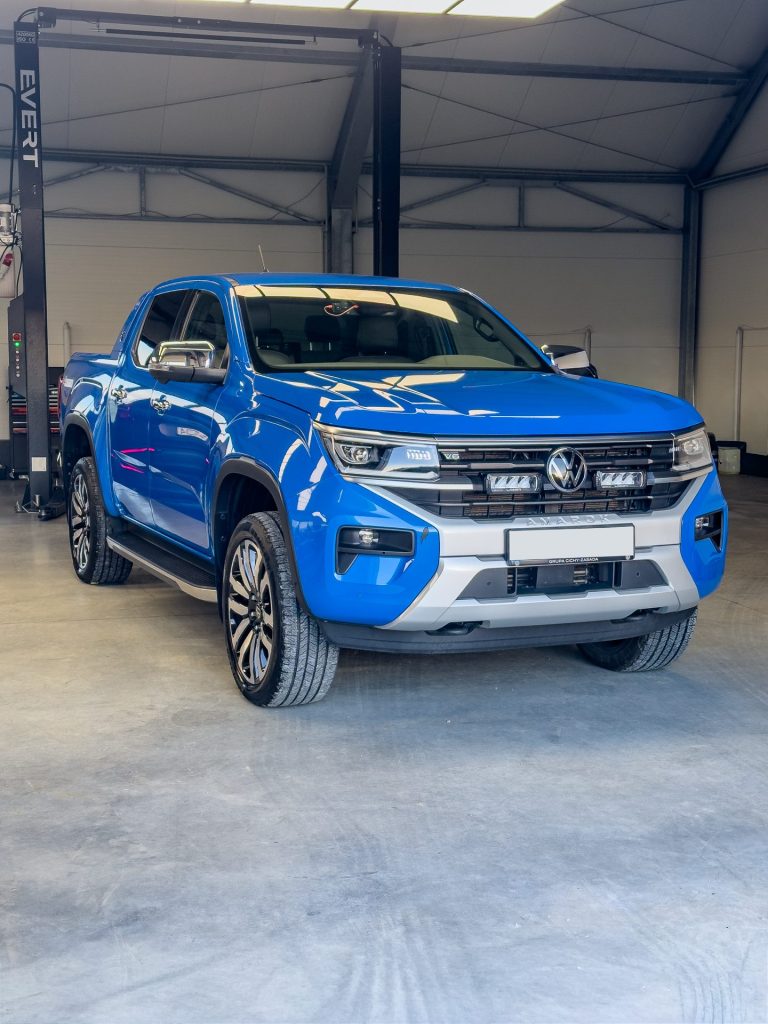 VW Amarok z powłoką elastomerową – przód 3/4 – Głowacki Detailing