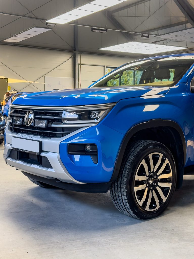 VW Amarok korekta lakieru – przedni błotnik i maska – Głowacki Detailing